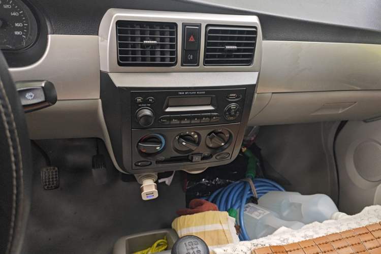 Used Wuling Rongguang 2012 1.2L Extended Basic Version LJY Audio And AC Panel