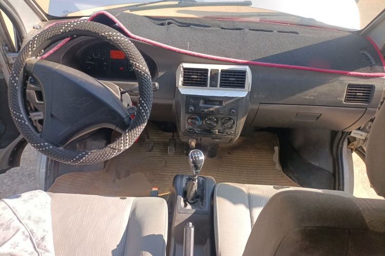 Used Wuling Rongguang 2012 1.2L Extended Basic Version LJY Center Console