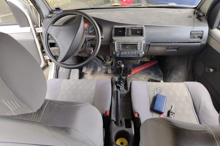 Used Wuling Rongguang 2012 1.5L Extended Standard Version Center Console