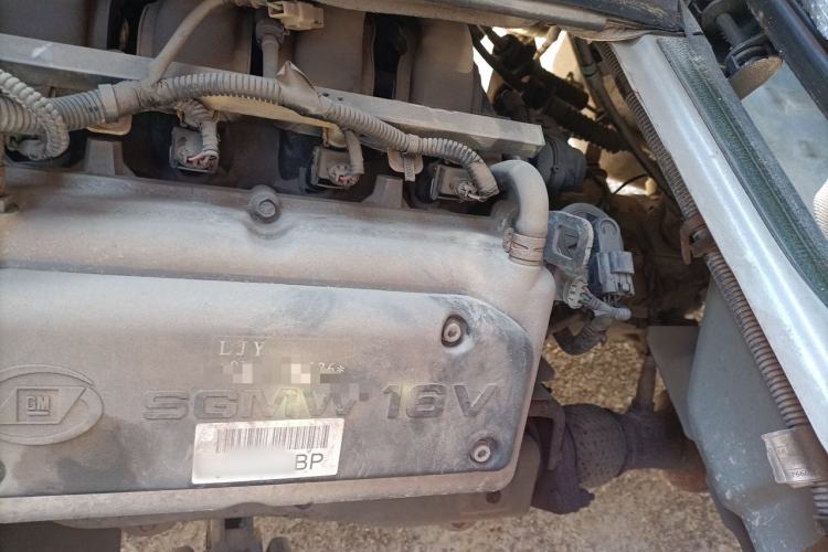 Used Wuling Rongguang 2012 1.2L Extended Basic Version LJY Engine Bay Left
