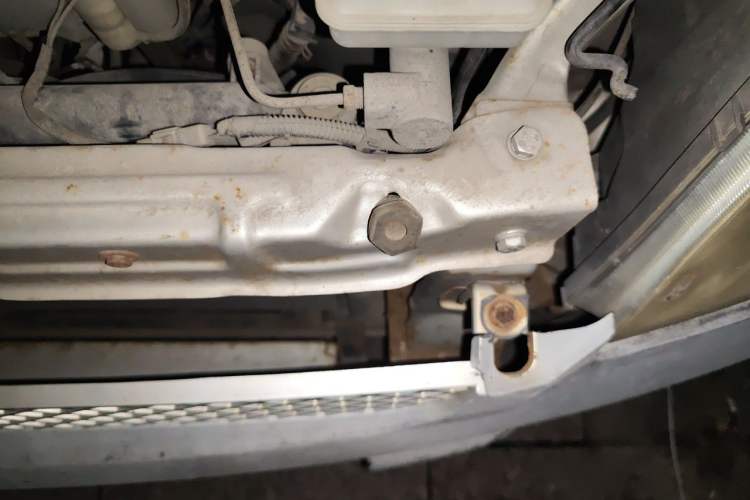 Used Wuling Rongguang 2012 1.2L Extended Basic Version LJY Engine Bay Left