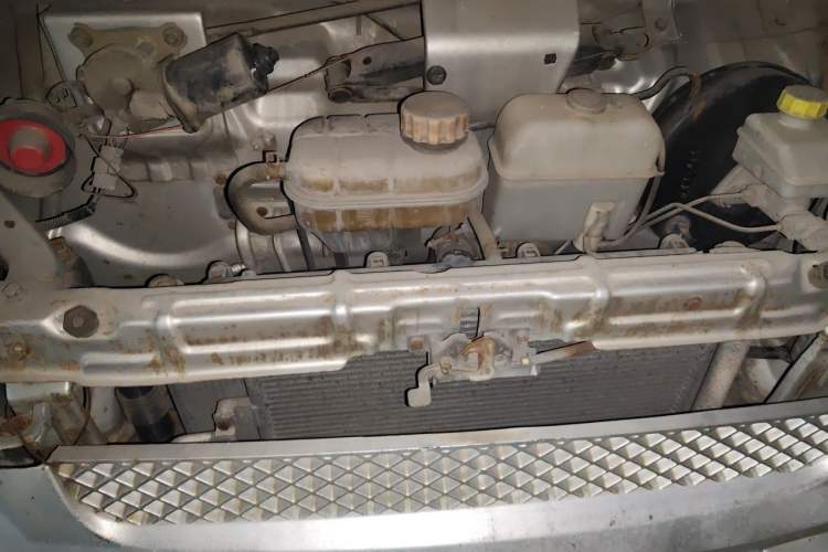 Used Wuling Rongguang 2012 1.2L Extended Basic Version LJY Engine Bay