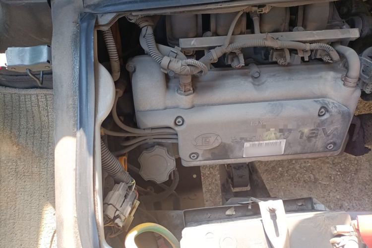 Used Wuling Rongguang 2012 1.2L Extended Basic Version LJY Engine Bay Right