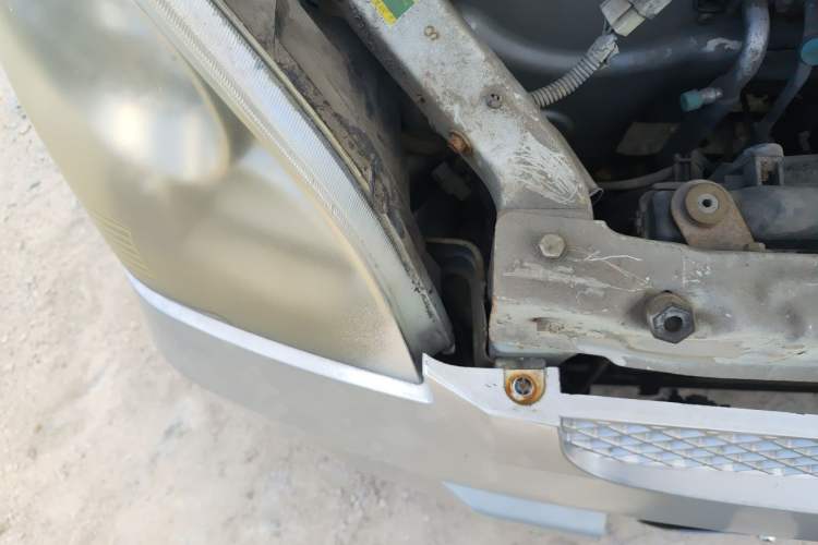Used Wuling Rongguang 2012 1.2L Extended Basic Version LJY Engine Bay Right