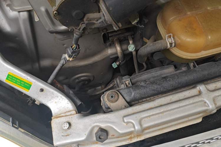 Used Wuling Rongguang 2012 1.2L Extended Basic Version LJY Engine Bay Right