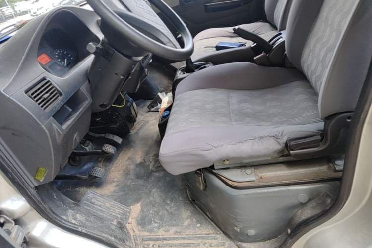 Used Wuling Rongguang 2012 1.5L Extended Standard Version Left Front Seat