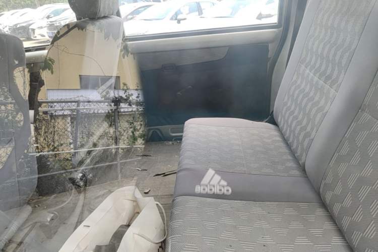 Used Wuling Rongguang 2012 1.5L Extended Standard Version Left Rear Seat
