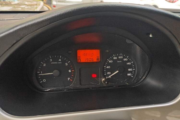 Used Wuling Rongguang 2012 1.2L Extended Basic Version LJY Odometer Close Up