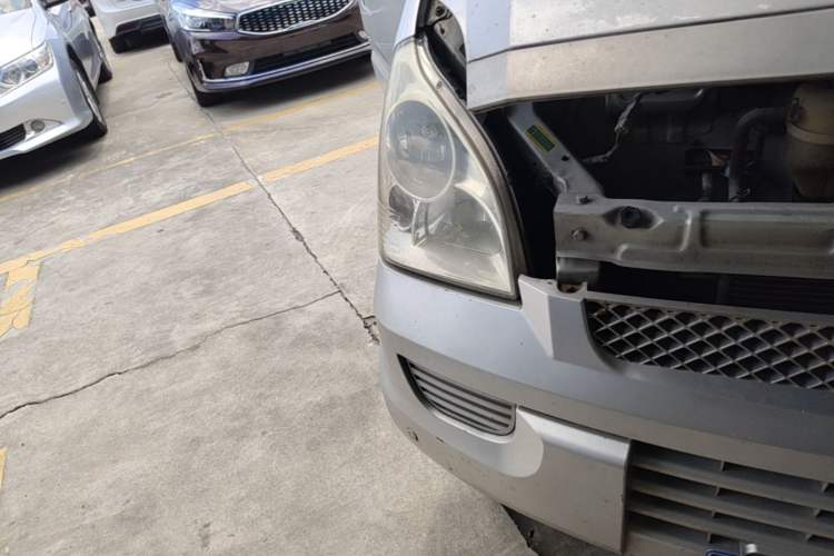 Used Wuling Rongguang 2012 1.5L Extended Standard Version Right Front Headlight