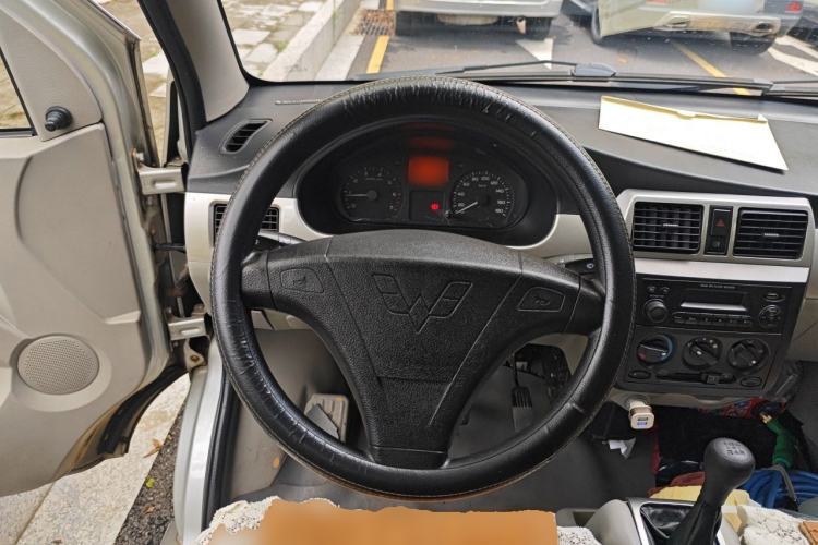 Used Wuling Rongguang 2012 1.2L Extended Basic Version LJY Steering Wheel