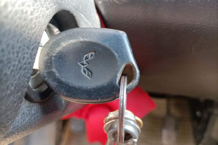 Used Wuling Rongguang 2012 1.2L Extended Basic Version LJY Vehicle Key