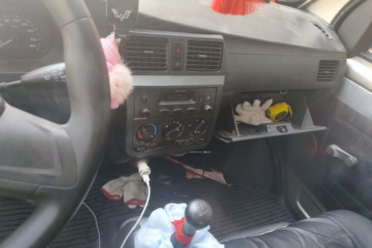 Used Wuling Rongguang 2012 1.2L Extended Basic Version LJY Audio And AC Panel