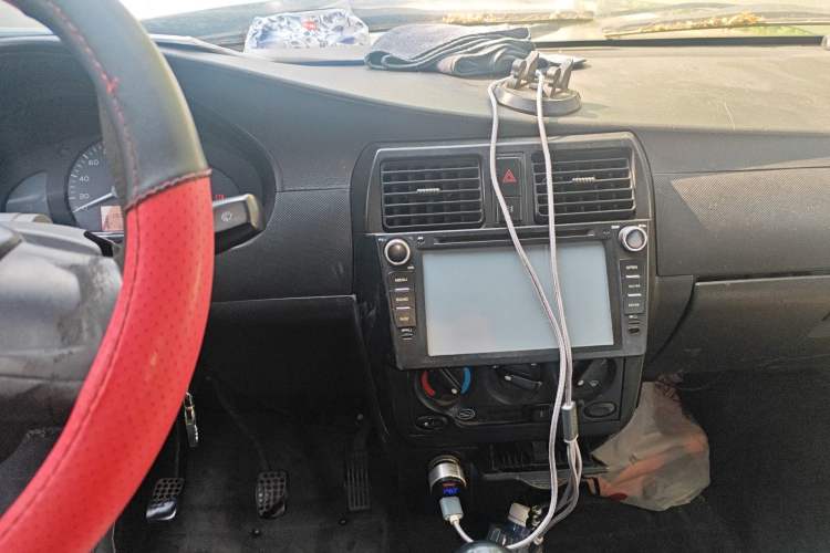 Used Wuling Rongguang 2012 1.5L Extended Basic Version Audio And AC Panel