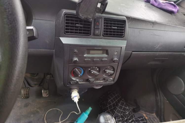 Used Wuling Rongguang 2012 1.2L Extended Basic Version LJY Audio And AC Panel