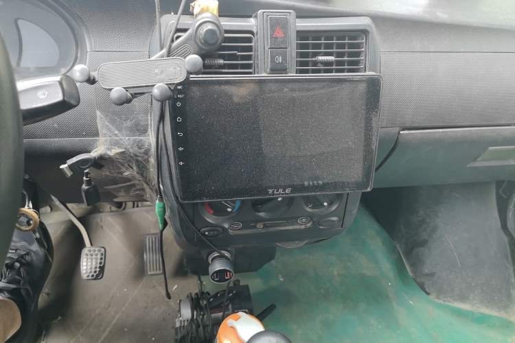 Used Wuling Rongguang 2012 1.5L Extended Basic Version Audio And AC Panel