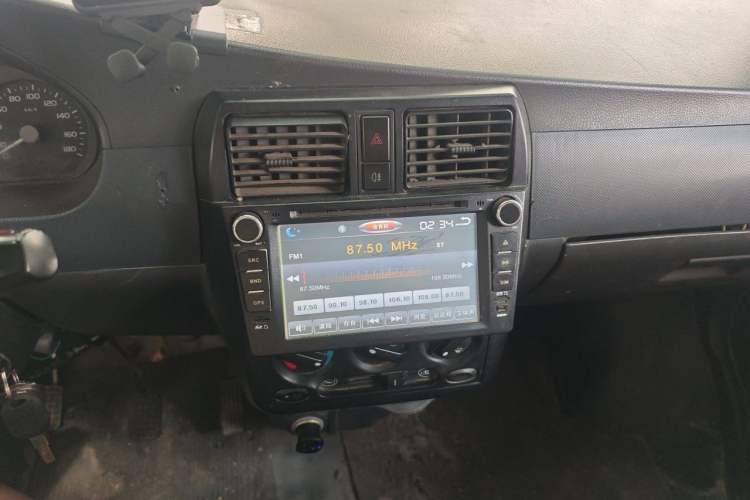 Used Wuling Rongguang 2012 1.5L Extended Basic Version Audio And AC Panel