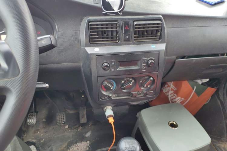 Used Wuling Rongguang 2012 1.5L Extended Basic Version Audio And AC Panel