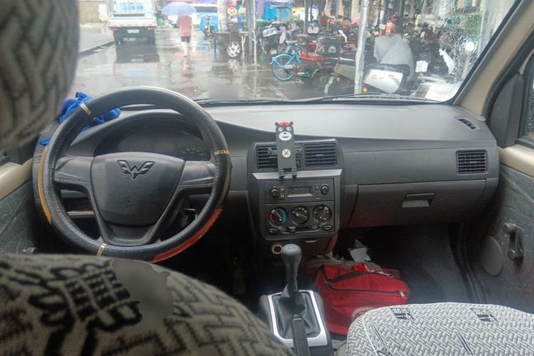 Used Wuling Rongguang 2012 1.5L Extended Standard Version Center Console