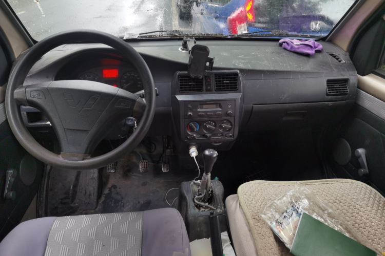 Used Wuling Rongguang 2012 1.2L Extended Basic Version LJY Center Console