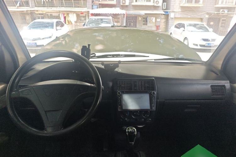Used Wuling Rongguang 2012 1.5L Extended Basic Version Center Console