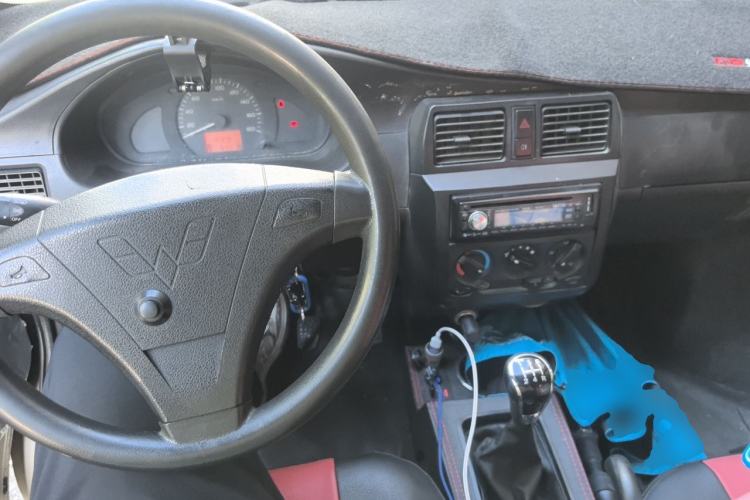 Used Wuling Rongguang 2012 1.5L Extended Standard Version Center Console