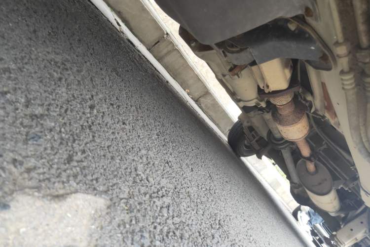 Used Wuling Rongguang 2012 1.2L Extended Basic Version LJY Chassis Front Left