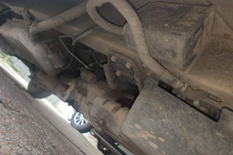 Used Wuling Rongguang 2012 1.5L Extended Basic Version Chassis Front Right