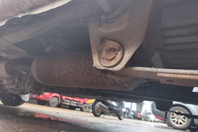 Used Wuling Rongguang 2012 1.5L Extended Basic Version Chassis Rear Left