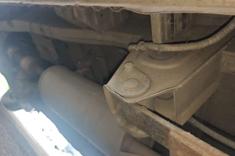 Used Wuling Rongguang 2012 1.5L Extended Basic Version Chassis Rear Left