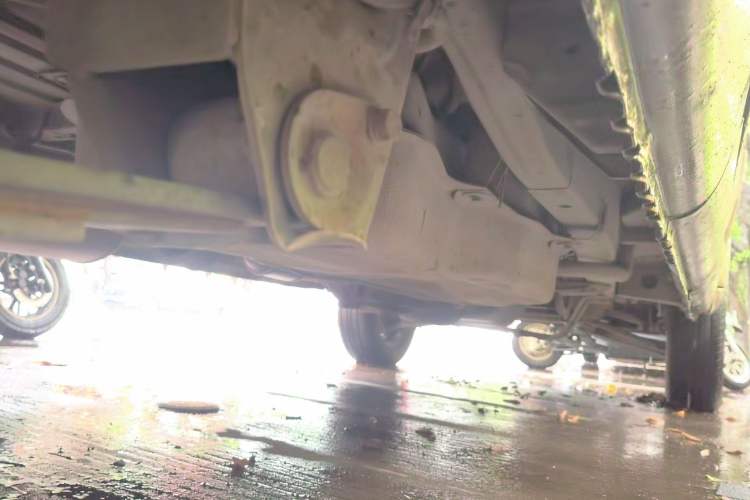 Used Wuling Rongguang 2012 1.2L Extended Basic Version LJY Chassis Rear Right
