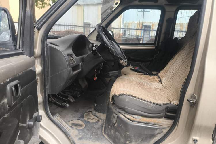 Used Wuling Rongguang 2012 1.5L Extended Basic Version Driver Seat
