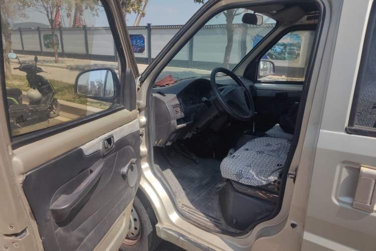 Used Wuling Rongguang 2012 1.5L Extended Basic Version Driver Seat