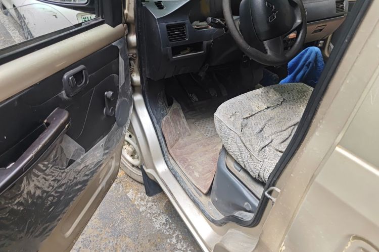 Used Wuling Rongguang 2012 1.5L Extended Basic Version Driver Seat
