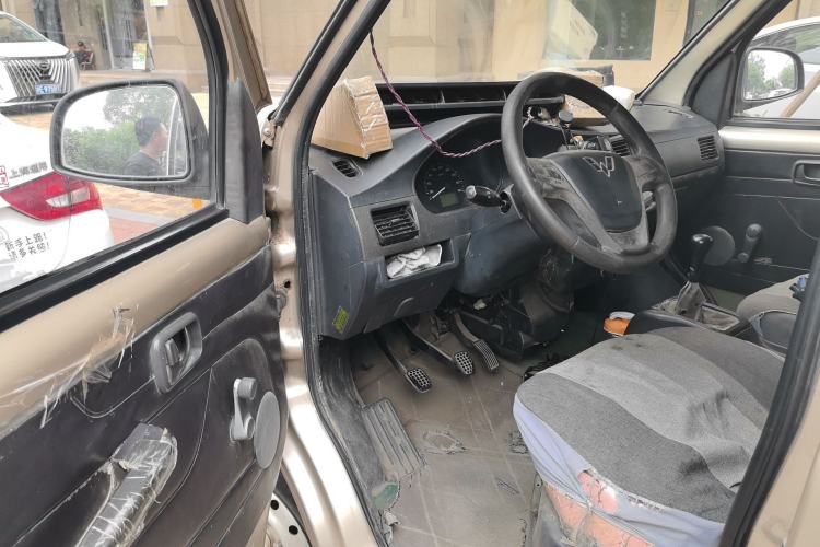 Used Wuling Rongguang 2012 1.5L Extended Basic Version Driver Seat