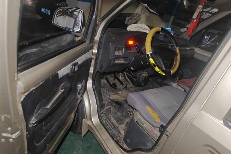 Used Wuling Rongguang 2012 1.5L Extended Basic Version Driver Seat