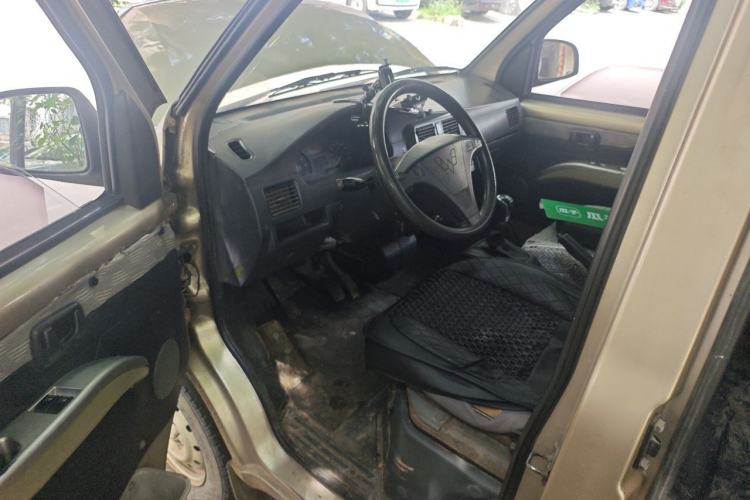 Used Wuling Rongguang 2012 1.5L Extended Basic Version Driver Seat