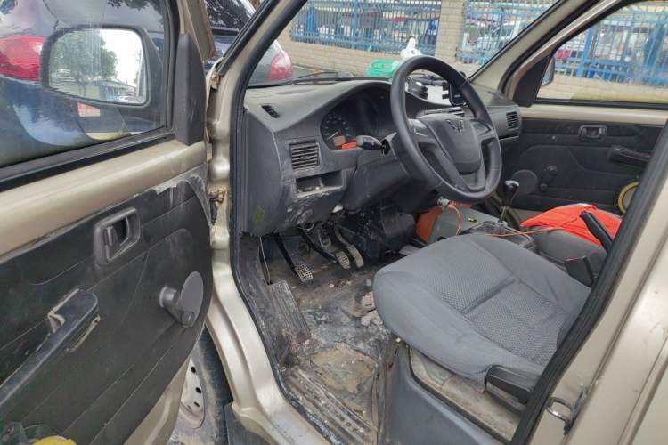 Used Wuling Rongguang 2012 1.5L Extended Basic Version Driver Seat