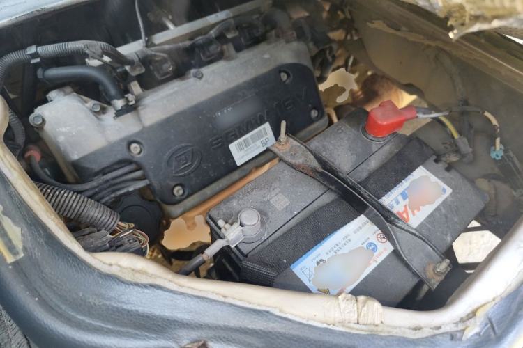 Used Wuling Rongguang 2012 1.2L Extended Basic Version LJY Engine Bay