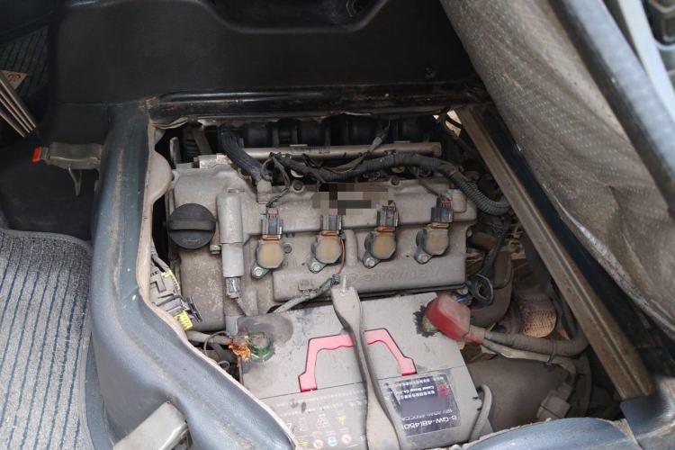 Used Wuling Rongguang 2012 1.5L Extended Basic Version Engine Bay