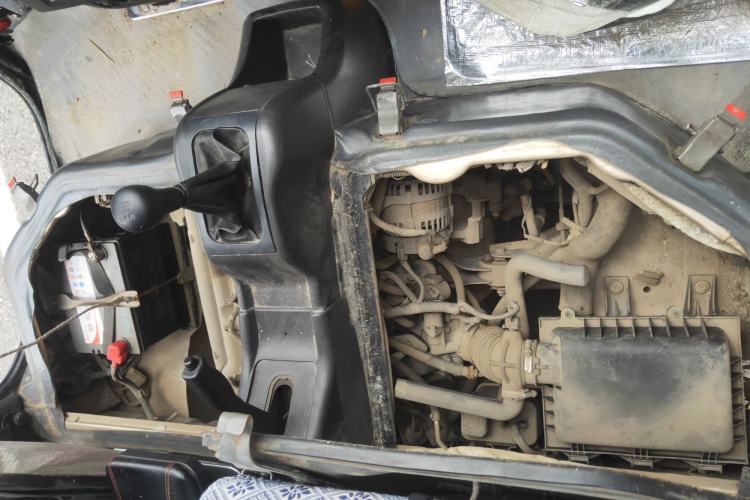 Used Wuling Rongguang 2012 1.2L Extended Basic Version LJY Engine Bay