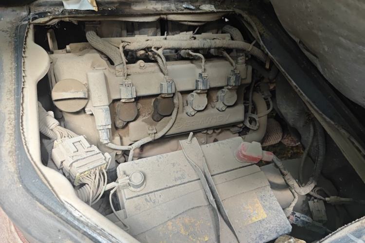 Used Wuling Rongguang 2012 1.5L Extended Basic Version Engine Bay Left