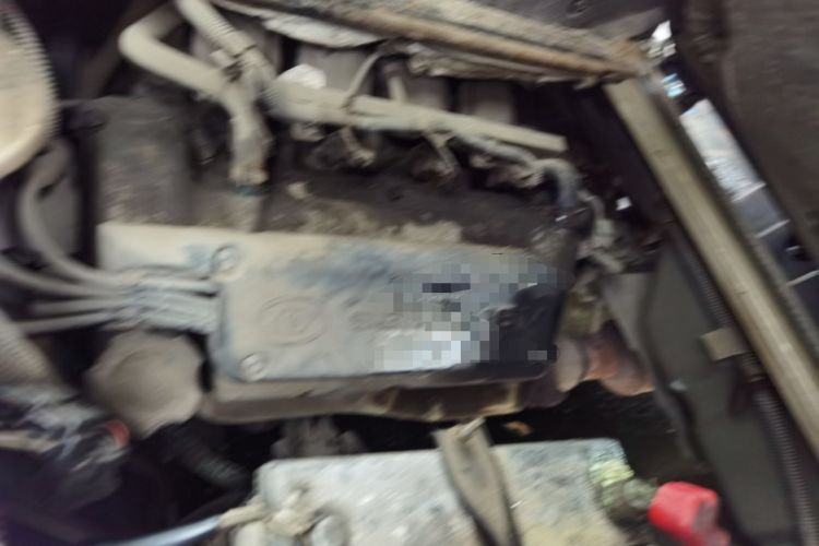 Used Wuling Rongguang 2012 1.2L Extended Basic Version LJY Engine Bay Left