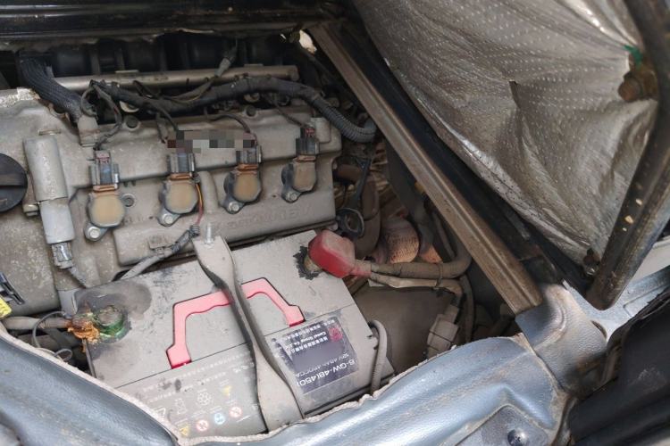 Used Wuling Rongguang 2012 1.5L Extended Basic Version Engine Bay Left