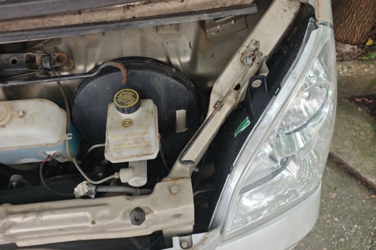 Used Wuling Rongguang 2012 1.5L Extended Basic Version Engine Bay Left
