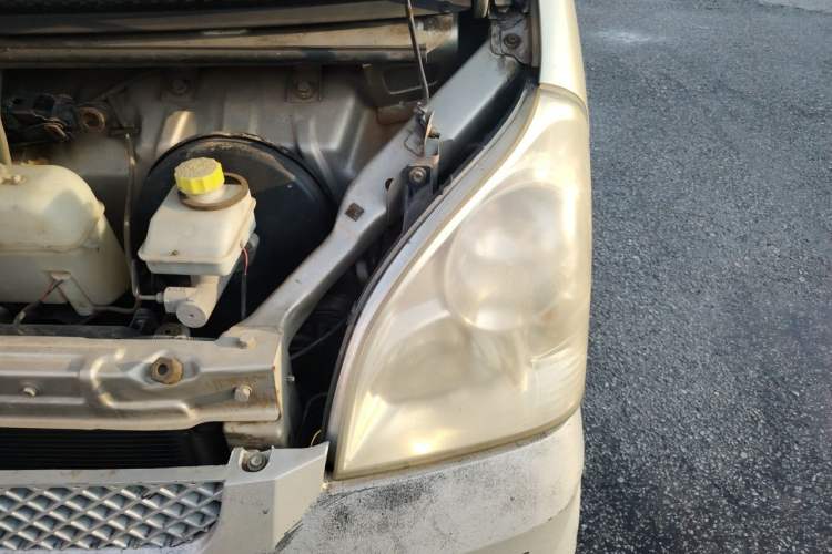 Used Wuling Rongguang 2012 1.2L Extended Basic Version LJY Engine Bay Left