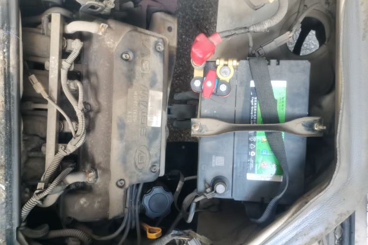 Used Wuling Rongguang 2012 1.2L Extended Standard Version LJY Engine Bay Left