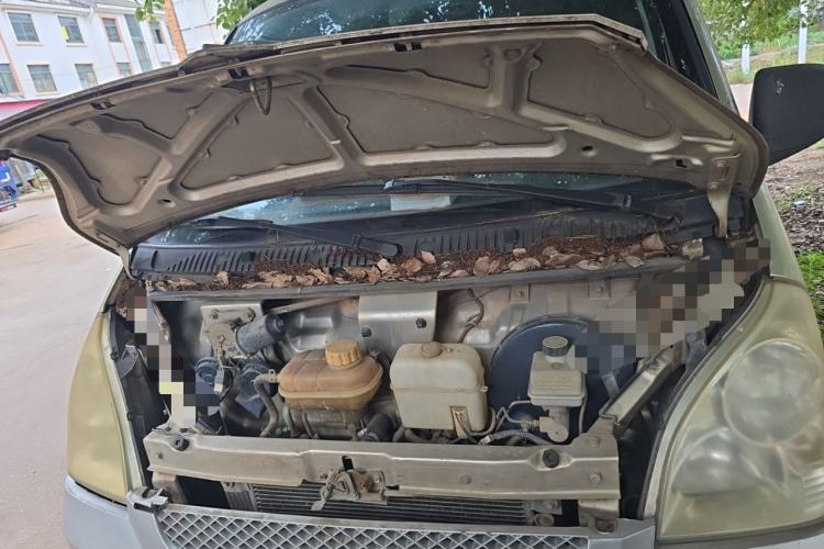 Used Wuling Rongguang 2012 1.5L Extended Basic Version Engine Bay