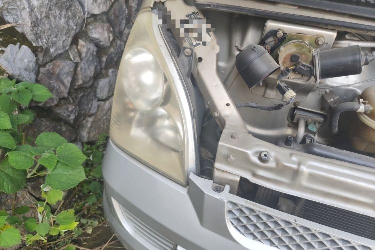Used Wuling Rongguang 2012 1.2L Extended Basic Version LJY Engine Bay Right