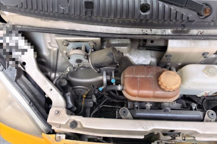 Used Wuling Rongguang 2012 1.5L Extended Basic Version Engine Bay Right