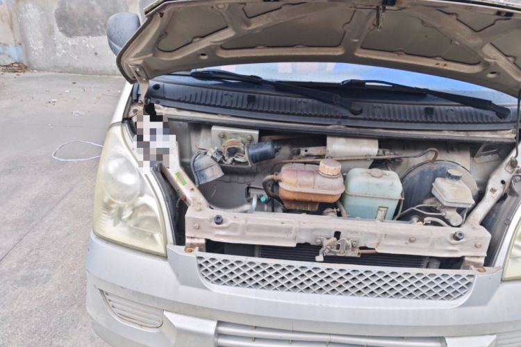Used Wuling Rongguang 2012 1.2L Extended Basic Version LJY Engine Bay Right